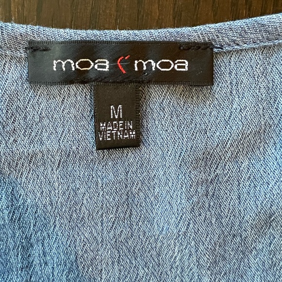 Moa Moa Blue Chambray Top with Ruffled Sleeves - Picture 2 of 12